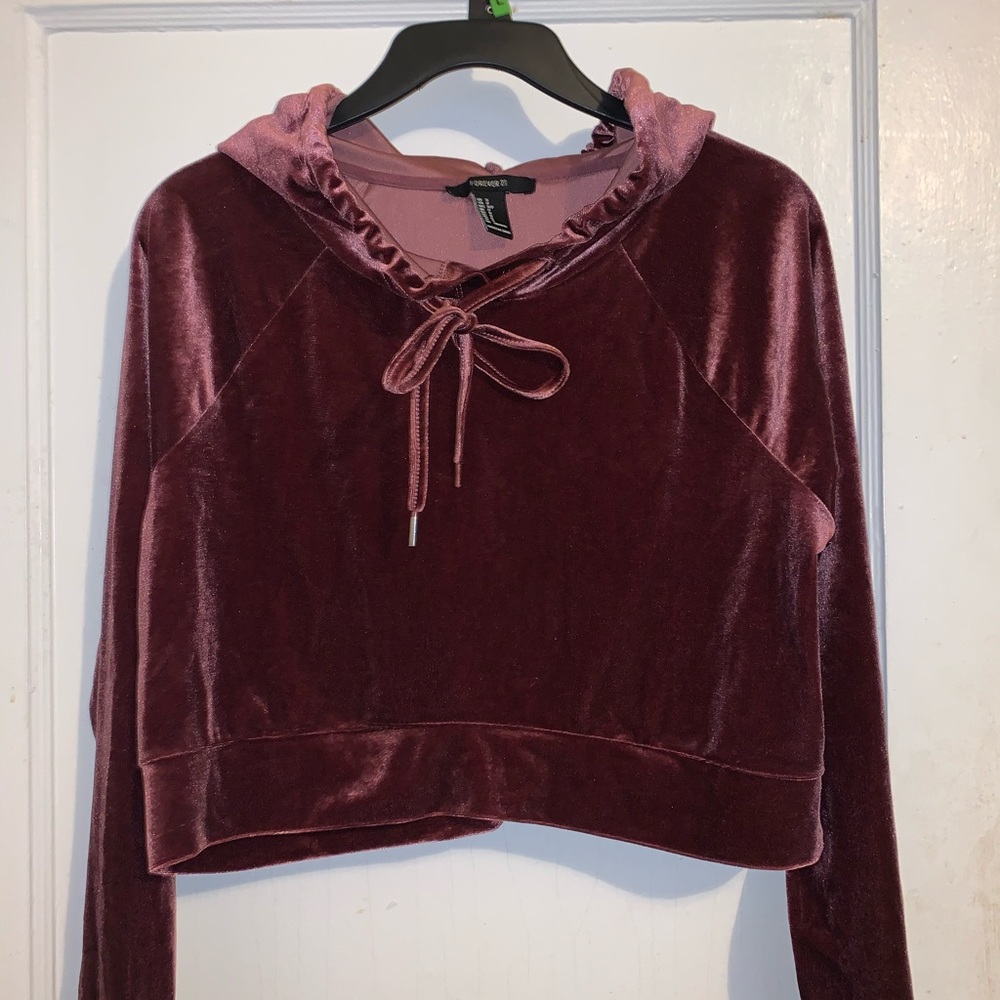 Cropped velvet top